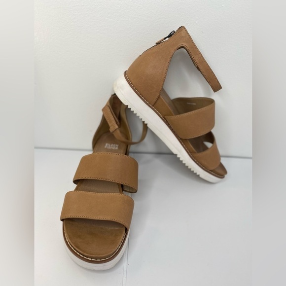 Eileen Fisher Shoes - EILEEN FISHER Brown & White Sandals